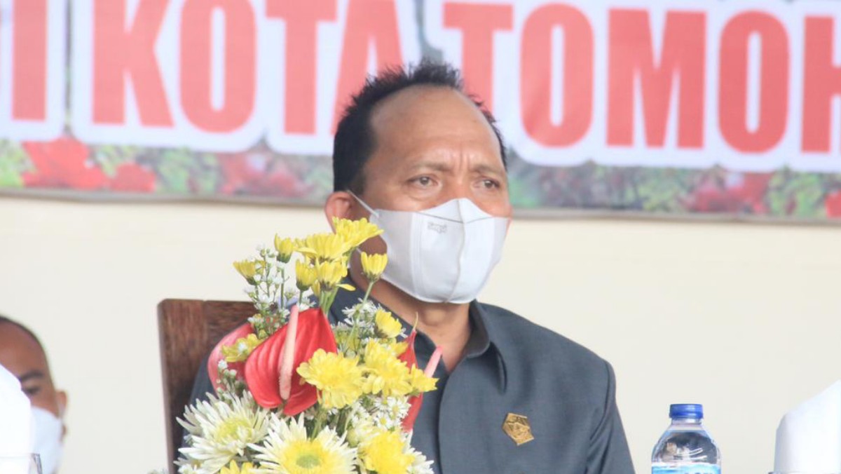 Ketua DPRD Tomohon Puji Perangkat Kelurahan Terkait Penanganan Covid-19